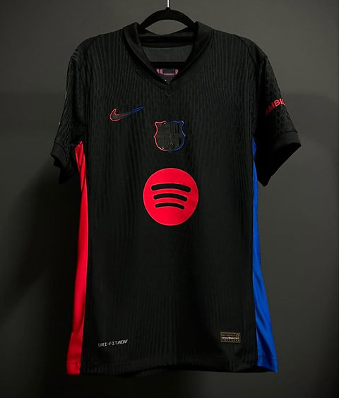 Barca 24-25 away kit